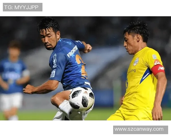 FC琉球迎战山形山神展开激烈对决期待精彩瞬间与精彩进球的碰撞